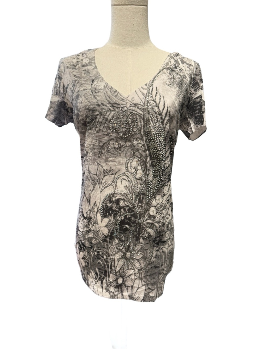 NWOT Vocal Rhinestone Graphic TShirt